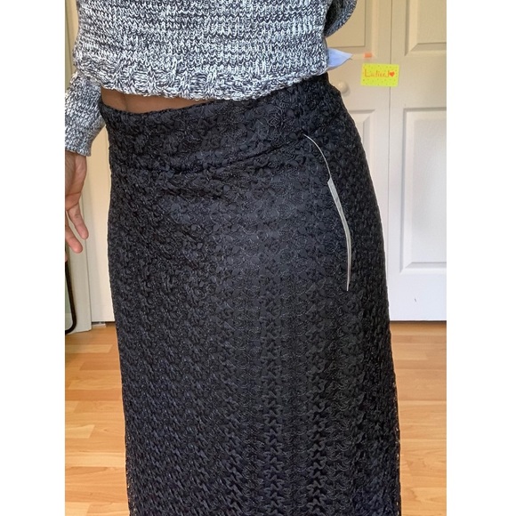 Black Lace Maxi Skrit - Picture 4 of 4